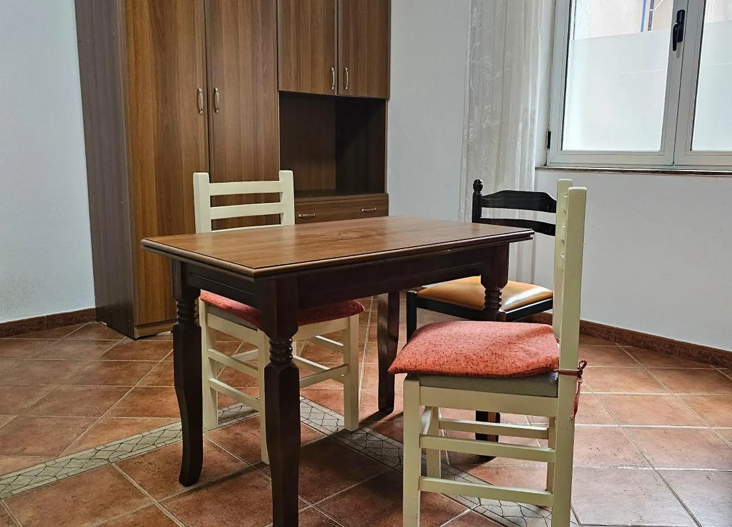 Cheap'N Cosy Lägenhet Tirana Albanien